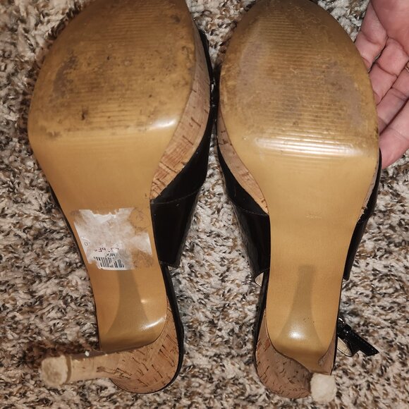 GUESS BRAND Black Patent Leather Peep Toe Stiletto Ankle Strap  sz 8.5 - Picture 12 of 13